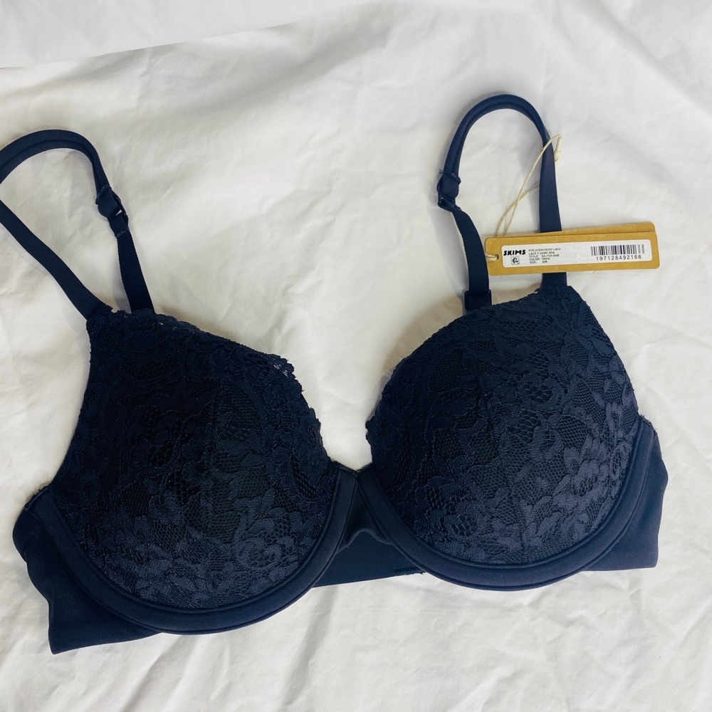 SKIMS Navy Floral Lace Underwire Bra